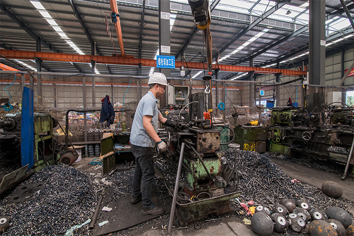 大理网架配件-螺栓球加工车间